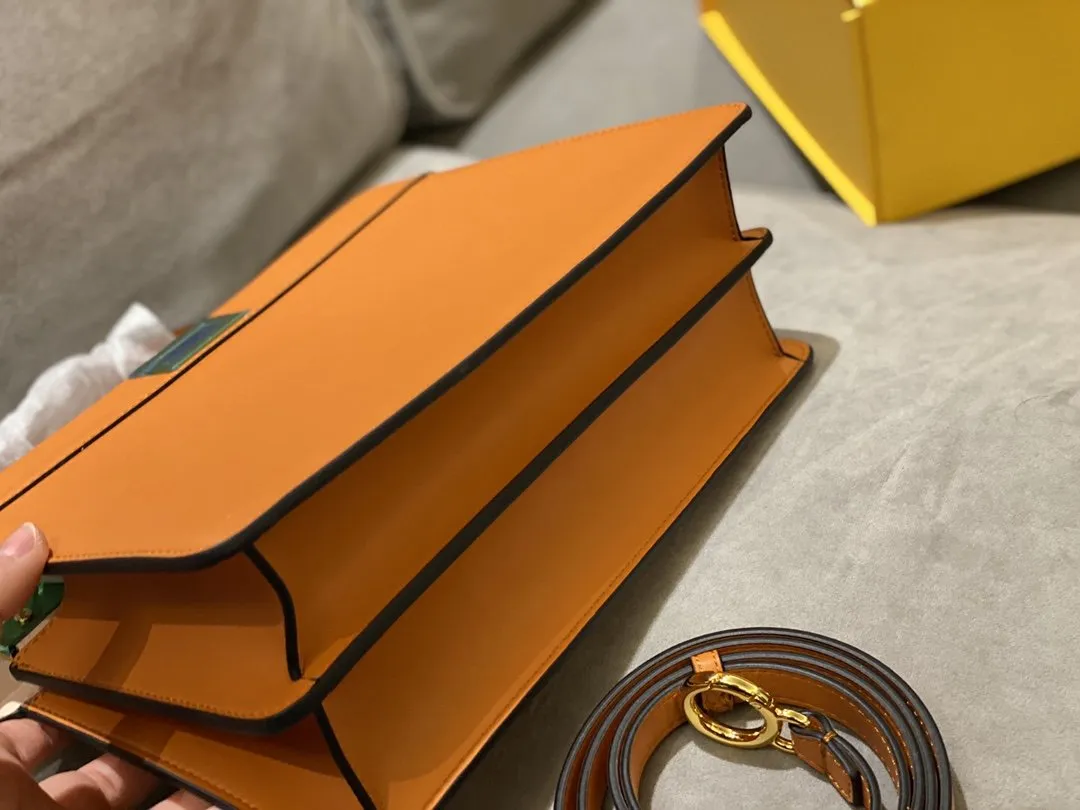 EN   Designer bags by Fendi 154