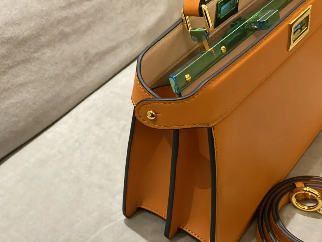 EN   Designer bags by Fendi 154