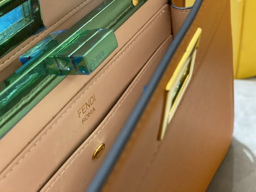 EN   Designer bags by Fendi 154