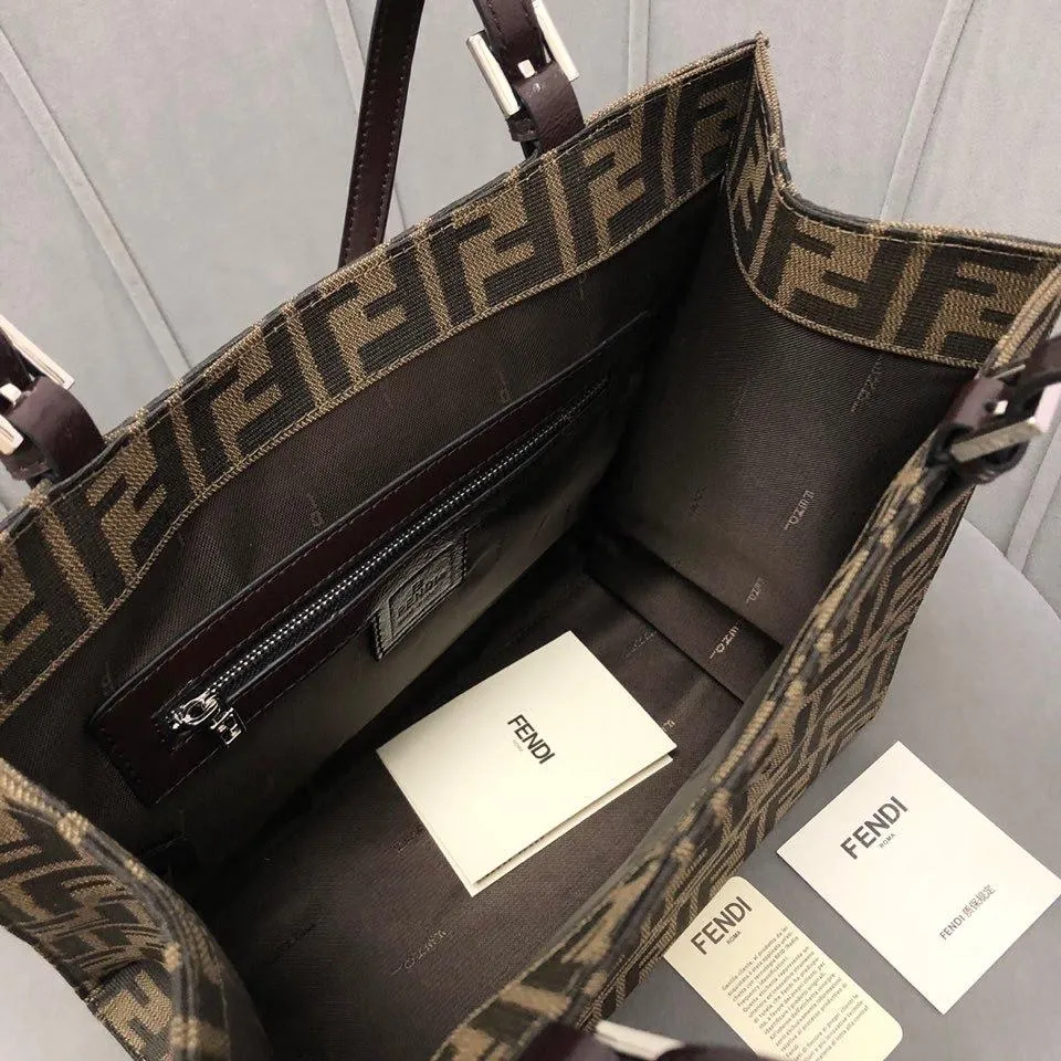 EN   Designer bags by Fendi 184