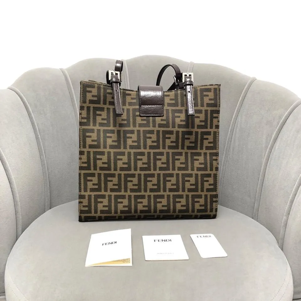 EN   Designer bags by Fendi 184