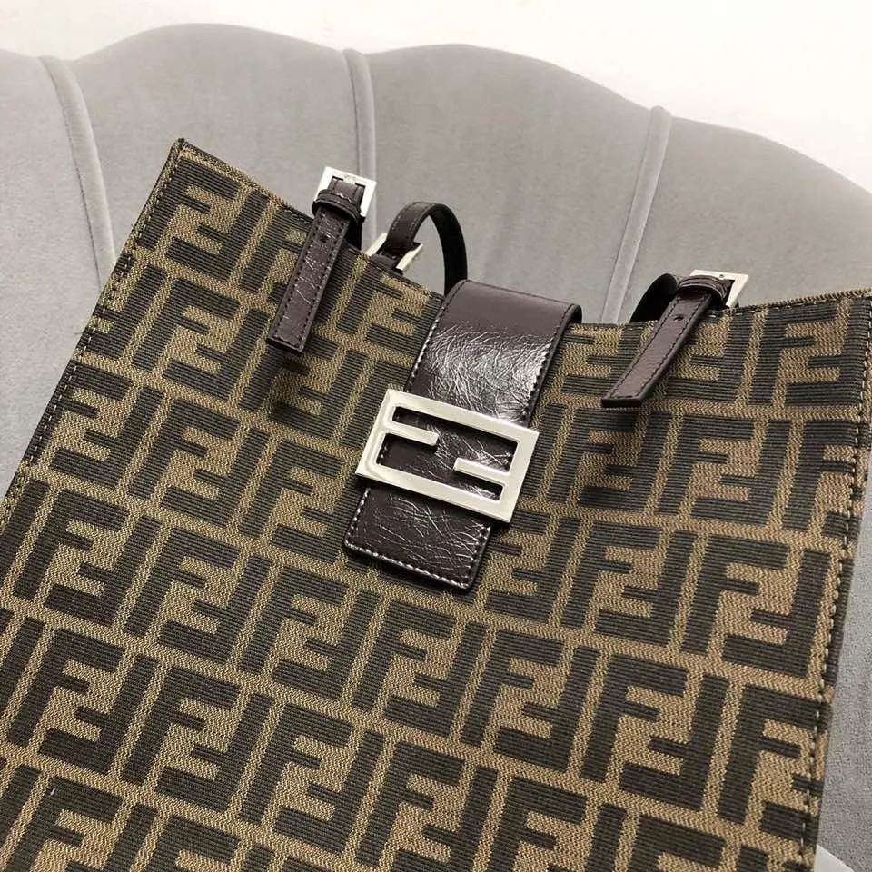 EN   Designer bags by Fendi 184