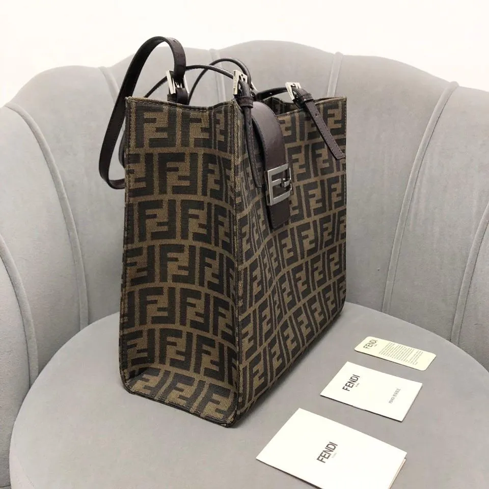 EN   Designer bags by Fendi 184