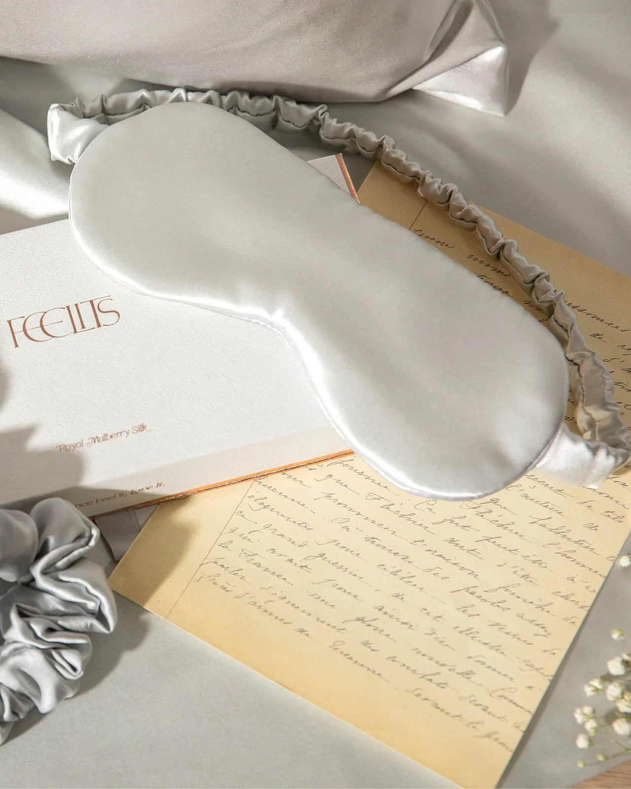 FEELITS 100% Royal Mulberry Silk.  Natural Beauty Luxury Gift Set- Silver Grey