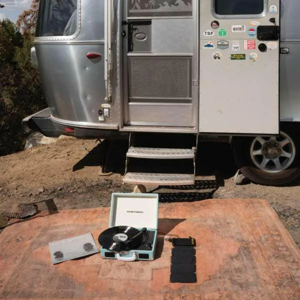 Go Power 100 Watt Retreat Solar Kit