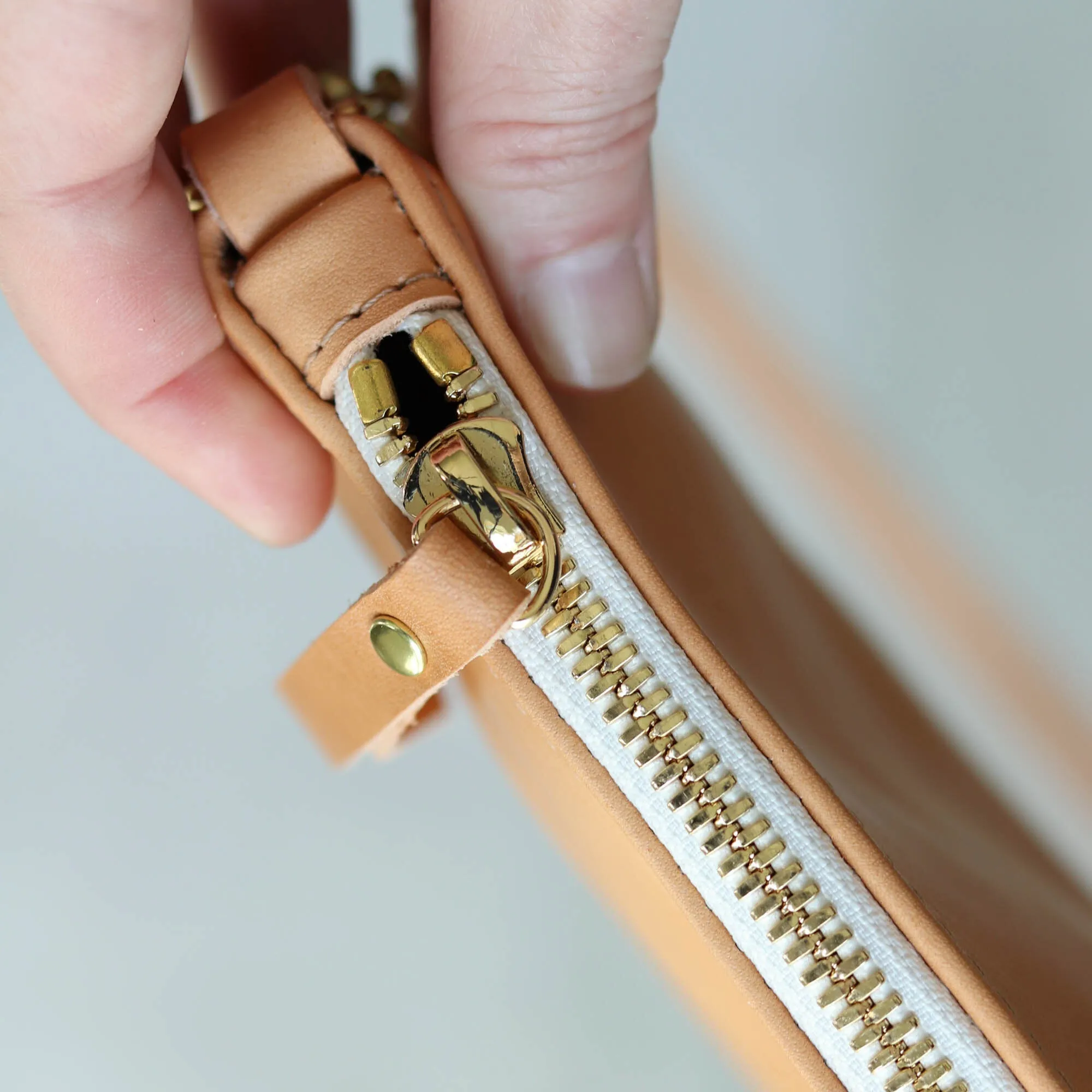 Small Leather Crossbody Clutch Bag - Beige