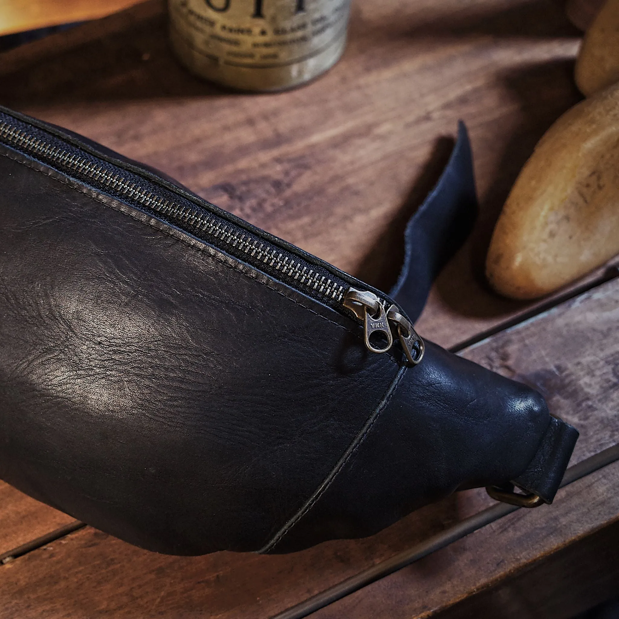Verdun Leather Fanny Pack – Black Edition