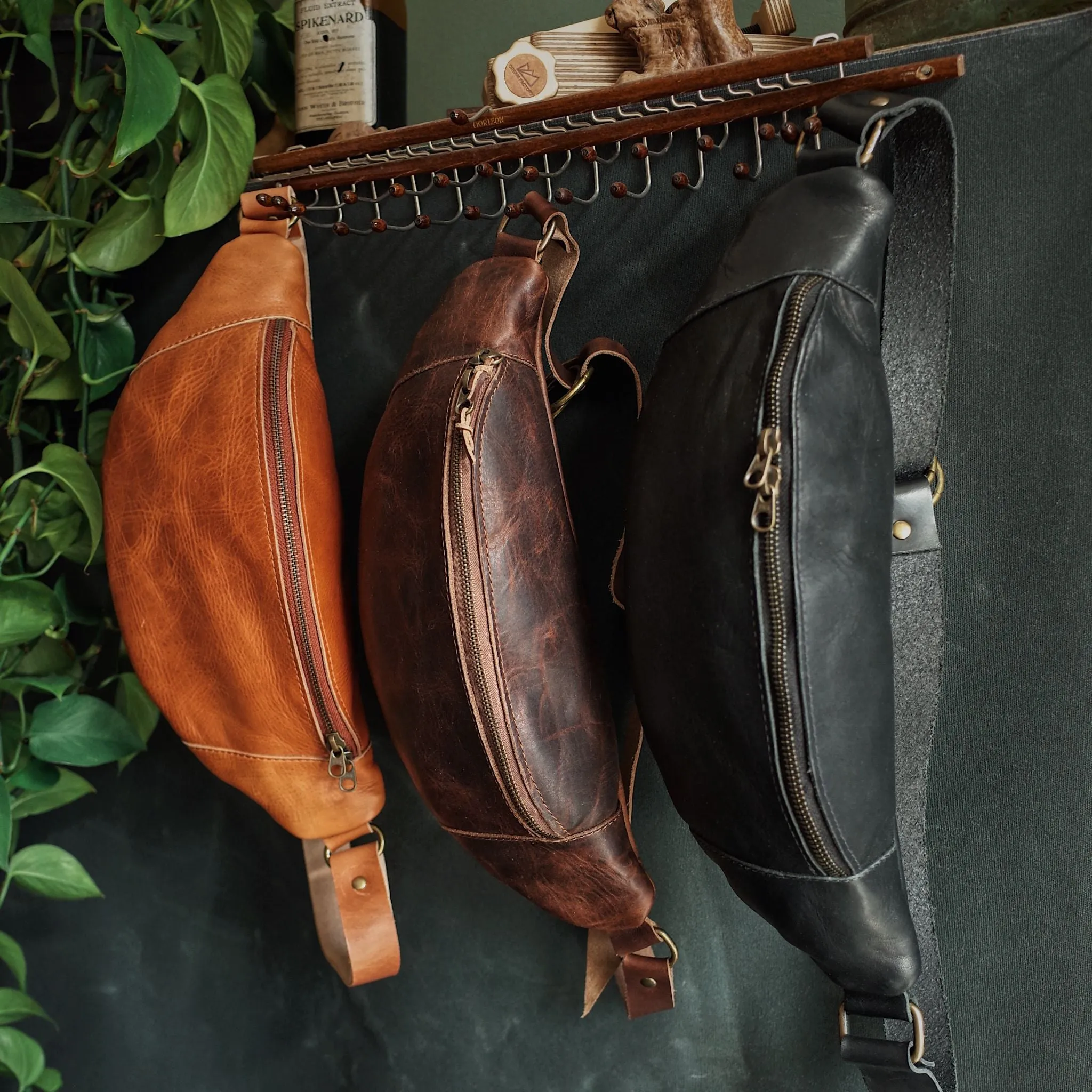 Verdun Leather Fanny Pack – Black Edition