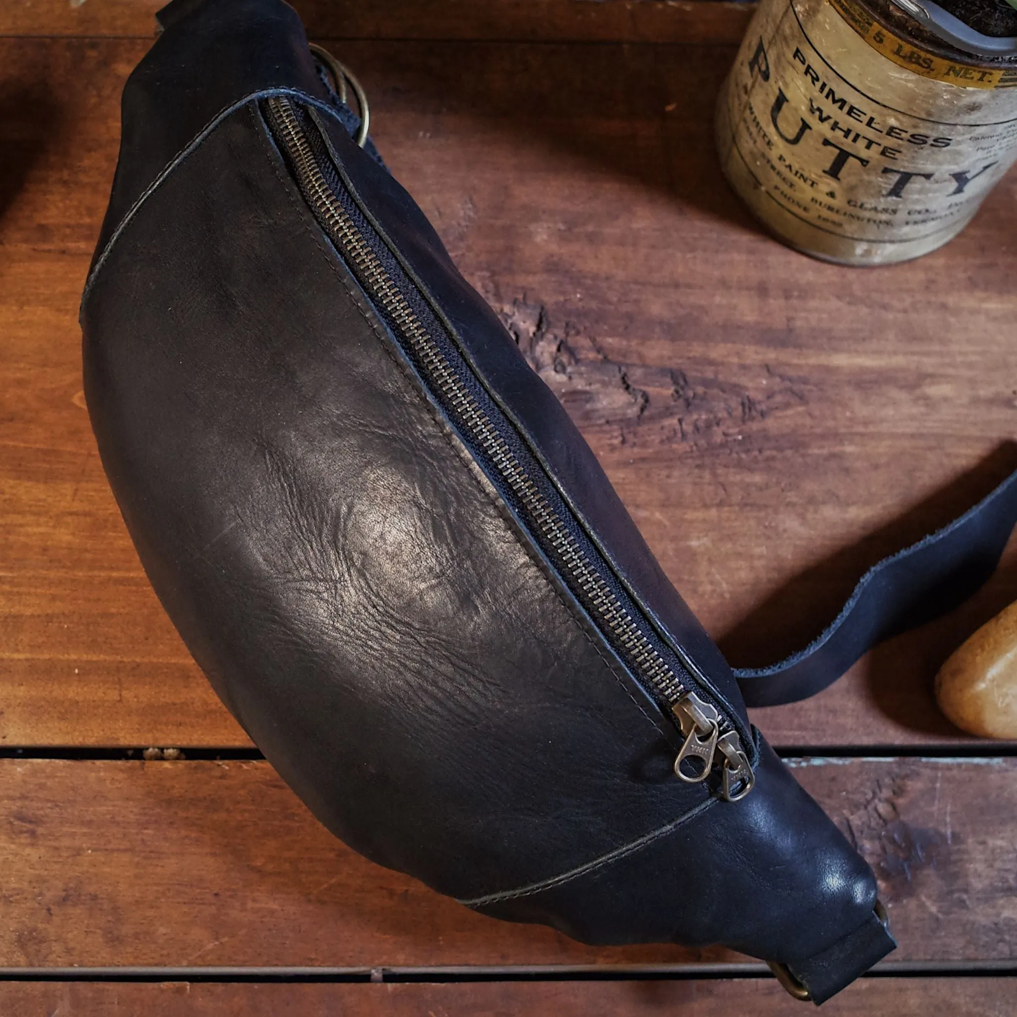 Verdun Leather Fanny Pack – Black Edition