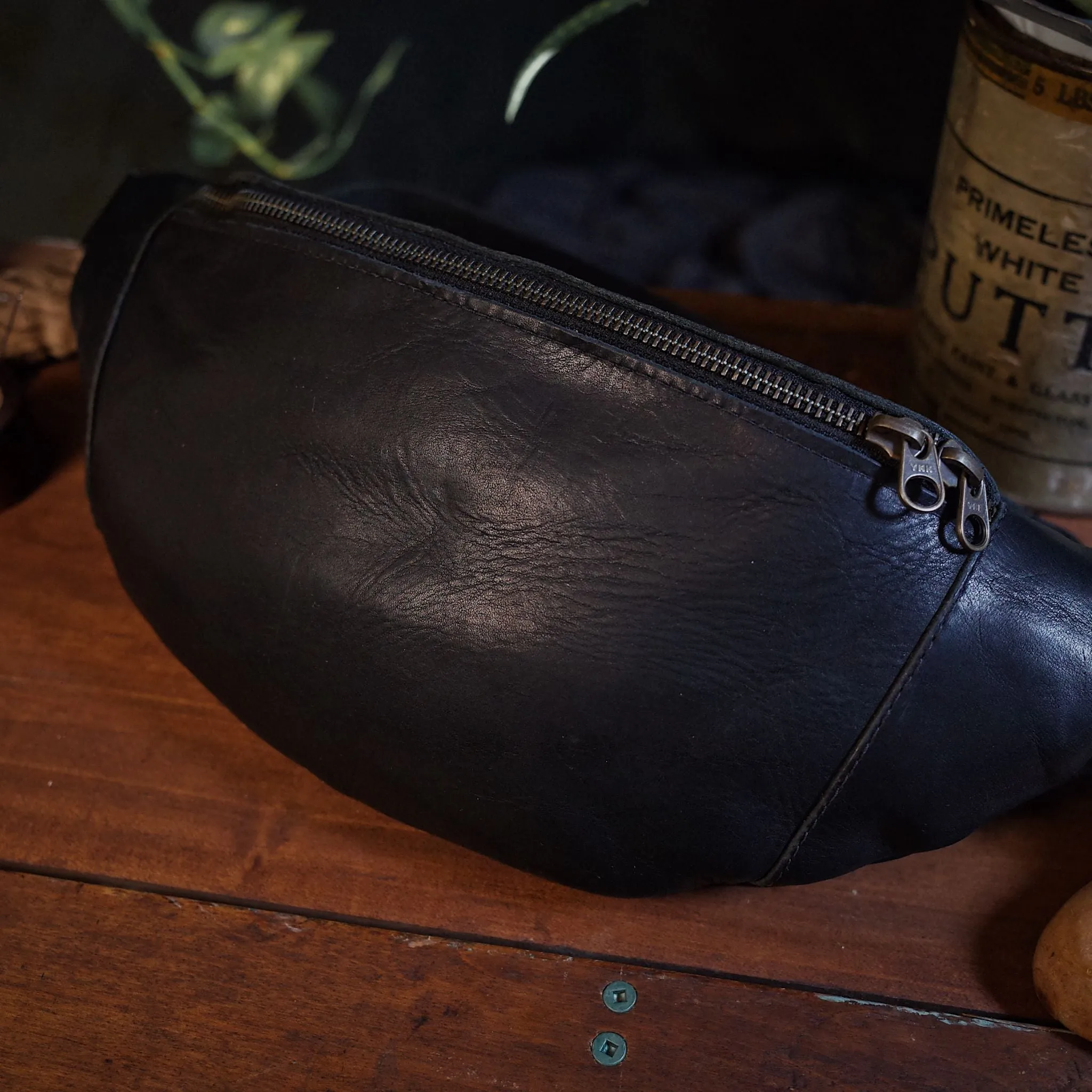 Verdun Leather Fanny Pack – Black Edition